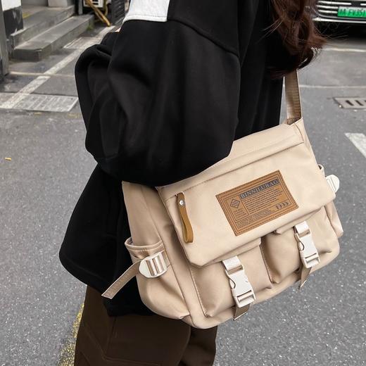 斜跨包男女大容量高级感轻便时尚潮酷运动单肩包密文斜跨包 商品图1