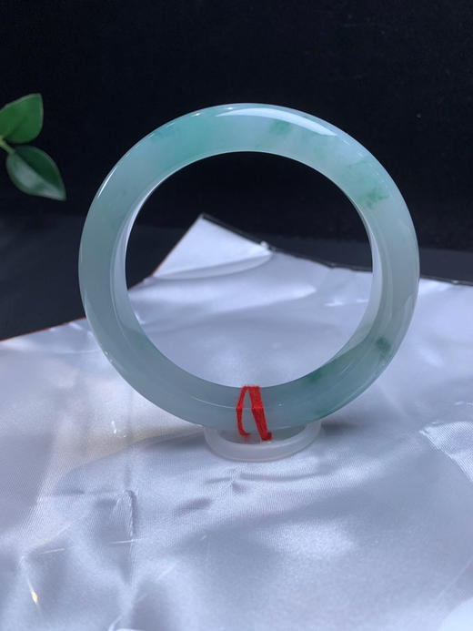 611698，61.5冰飘花正圈手镯，13-8.3mm，冰冰透透的很难得的大圈口 商品图3