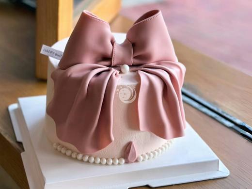 『红粉伊人』女神蝴蝶结蛋糕 商品图0