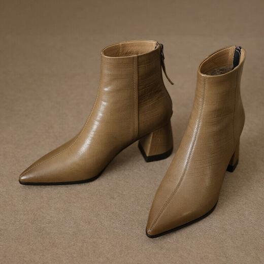 【预售5天】复古压花羊皮马丁靴女粗跟真皮短靴女尖头高跟皮靴软皮骑士靴单靴LG&2376-11 商品图1