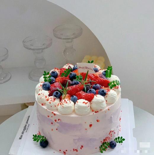 经典草莓蓝莓蛋糕 商品图0
