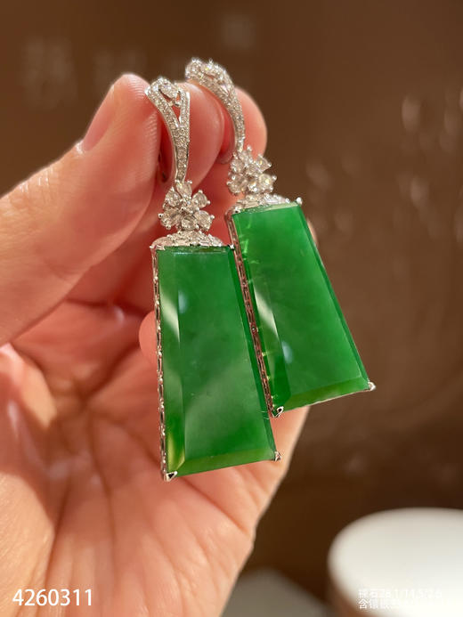 老坑艳绿无事牌耳坠【4260311】具体价格微信咨询 商品图0