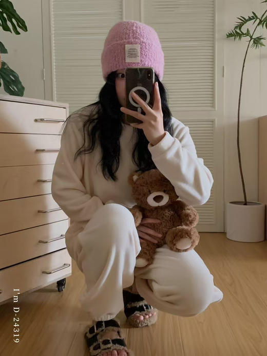 【慵懒自洽 暖意相拥】秋冬加密400g双面绒考拉摇粒绒家居服套装 休闲简约长袖睡衣两件套 轻盈温暖无负重 商品图1