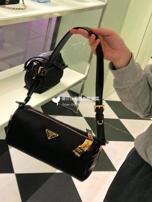 普拉达25s新款中号再生尼龙单肩包包包采用再生尼龙Re-Nylon材质和皮革细节装饰（HH） 商品图2