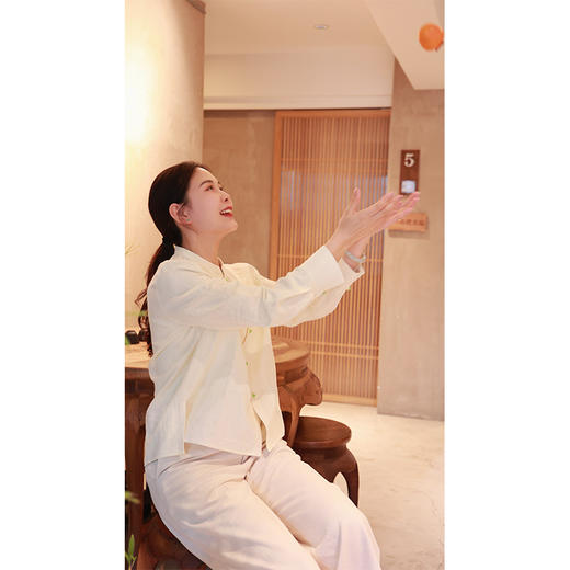 【线上专属】烟岚•新中式衬衣（24810120-半见-结缘款） 商品图3