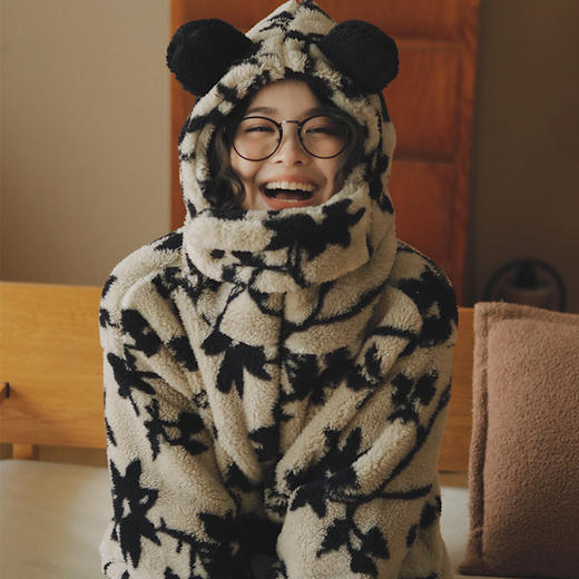 【软糯温暖】可爱熊耳朵连帽珊瑚绒睡衣女士冬季开衫可外穿加厚款卡通少女家居服套装 商品图3
