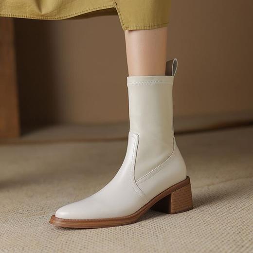 【预售5天】法式复古真皮圆头粗跟短靴女秋冬季新款中跟马丁靴高跟瘦瘦靴DTN&D906-13 商品图1