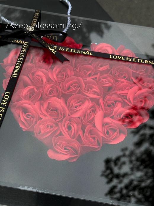 B112826爱就像我和永生花与你同在#亚克力爱心玫瑰花盒 商品图3