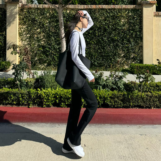 ROMI STUDIO“轻盈自在” 高弹软糯肤感宽松直筒休闲裤 RW24LXG0890 商品图2