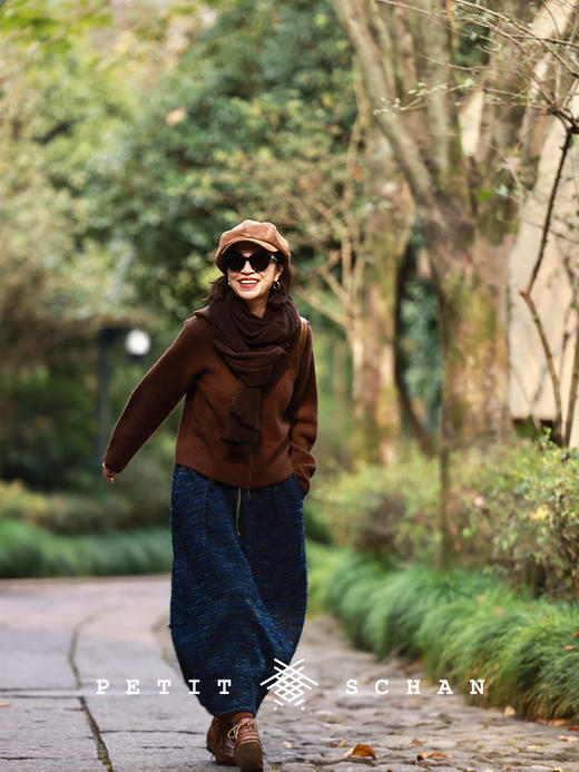 PETIT SCHAN小闪 #076 The person selling newspapers 卖报的小行家 意大利进口柔雾感羊反绒报童帽 商品图9