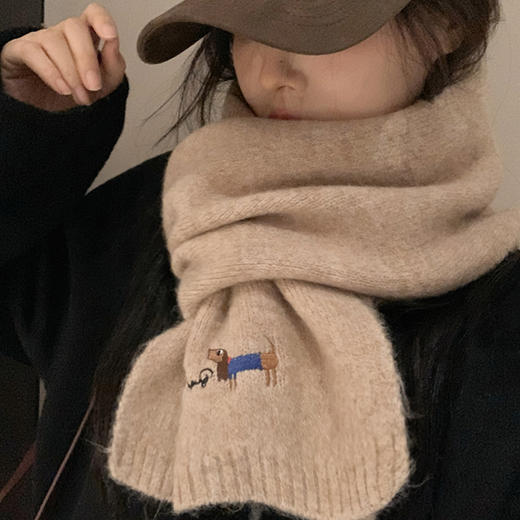 鹿鹿推荐 • 超暖和！秋冬仿羊绒小狗刺绣针织纯色围巾 商品图2