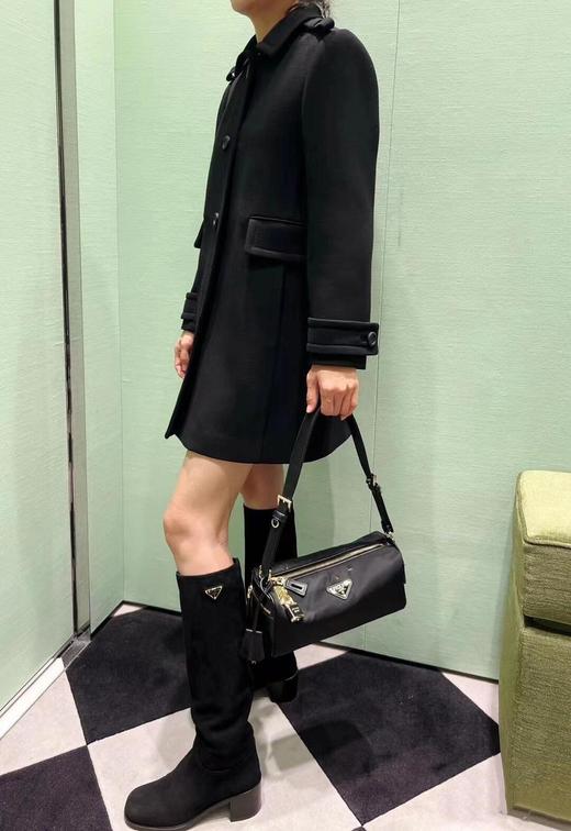 普拉达25s新款中号再生尼龙单肩包包包采用再生尼龙Re-Nylon材质和皮革细节装饰（HH） 商品图4