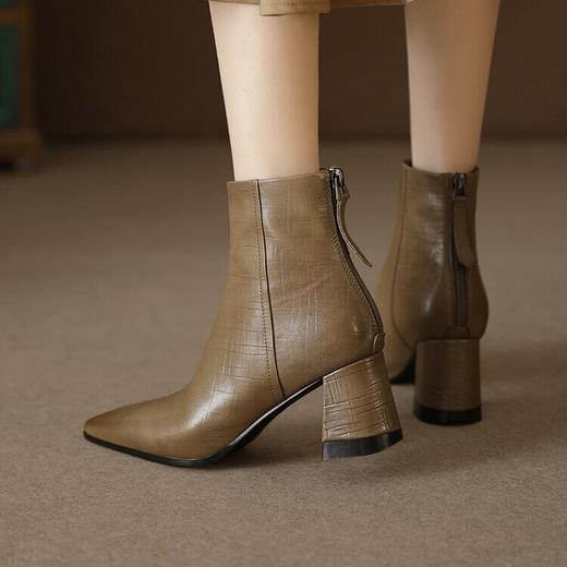 【预售5天】复古压花羊皮马丁靴女粗跟真皮短靴女尖头高跟皮靴软皮骑士靴单靴LG&2376-11 商品图3