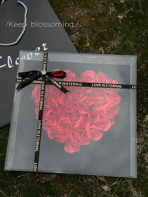B112826爱就像我和永生花与你同在#亚克力爱心玫瑰花盒 商品图7
