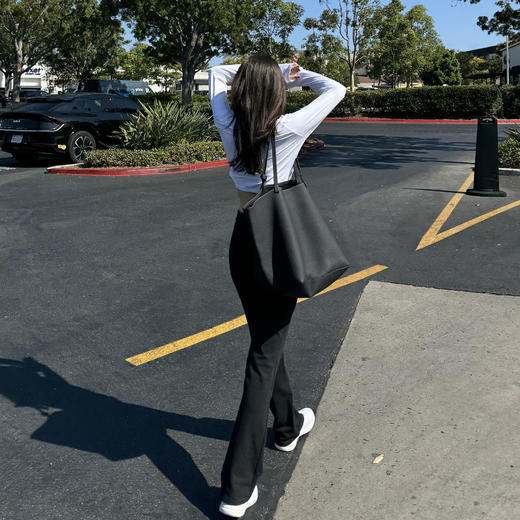 ROMI STUDIO“轻盈自在” 高弹软糯肤感宽松直筒休闲裤 RW24LXG0890 商品图1