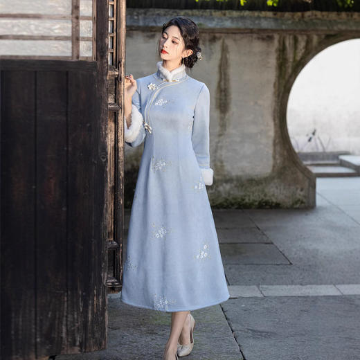 MYJ 372绣花麂皮绒旗袍保暖加绒毛领日常可穿民国风 商品图3