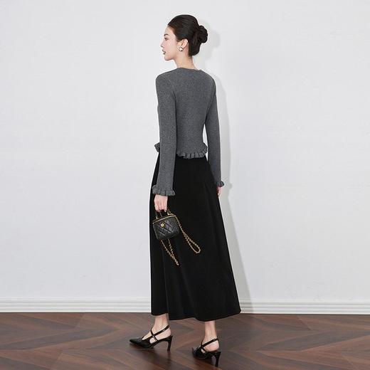 【高货wl】全新升级【铂金会员367/天猫499/差价132】(11256) 洛诗琳秋冬款气质圆领立体花朵荷叶边上衣丝绒半身裙套装 商品图4