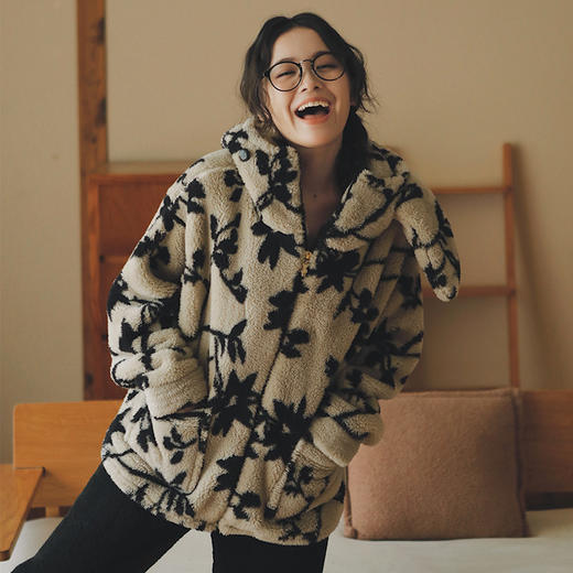 【软糯温暖】可爱熊耳朵连帽珊瑚绒睡衣女士冬季开衫可外穿加厚款卡通少女家居服套装 商品图1