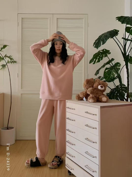 【慵懒自洽 暖意相拥】秋冬加密400g双面绒考拉摇粒绒家居服套装 休闲简约长袖睡衣两件套 轻盈温暖无负重 商品图0