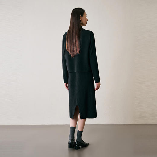 NEELLY纳俪冬季新款气质小立领黑色后开叉针织连衣裙套装女两件套N24114Y05503 商品图1