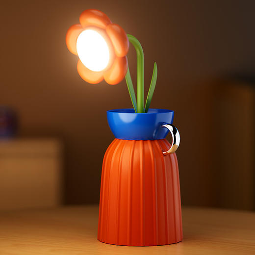 【花插花抽灯，笔筒玫瑰盆】一盏小灯，卧室氛围温馨。花朵可作手电筒，花瓶可作笔筒，小身材大能量，充插两用，续航持久。摆上这盏玫瑰灯，氛围感满满，把爱情洒满整个房间！ 商品图10