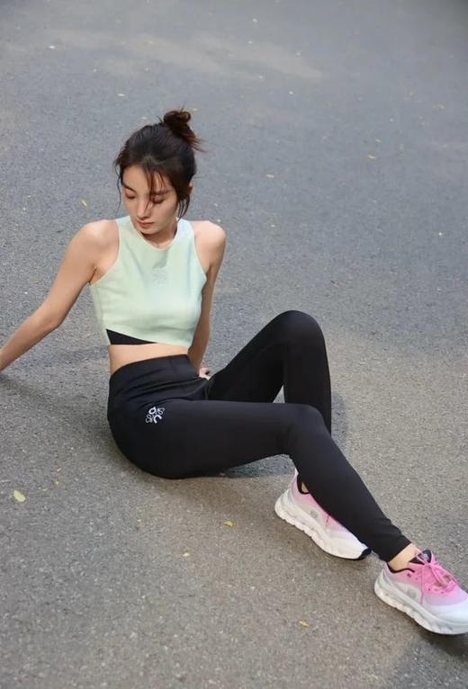 王一博同款罗家On昂跑联名跑步鞋 商品图2