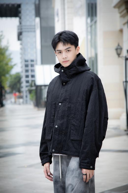 S439072978皱感连帽夹克 商品图3