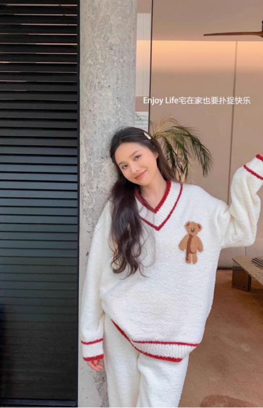✨【白鹿同款半边绒小熊家居服】🔥慵懒却又可爱的两件套睡衣，🌻身上主打慵懒甜美风~ ⚡减龄的V领+甜美可爱的小熊，💯清新甜美减龄~  商品图3