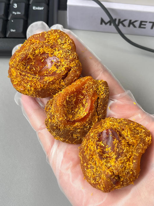 👄//【梦享果园甘草李饼】口水都要流出来❗️潮汕古早特产👉🏻捏一颗甘草李饼 ✅ 甄选优质原料🫒甘草➕李饼，核小粒大，自然晒干腌制 ✅ 肉厚有嚼劲 清爽buff叠满🧊色味俱佳 商品图5