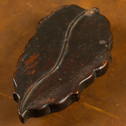 近代 “曾三”铭树叶形老坑端砚（楠木砚盒） 商品图3