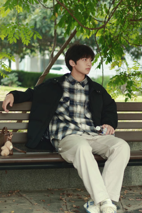 男生冬天保命黑羽绒怎么搭？