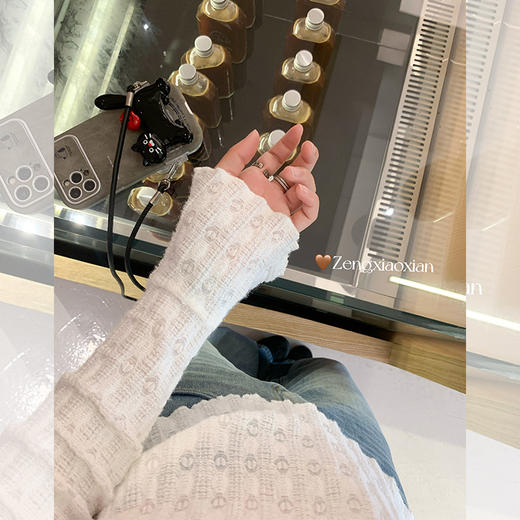 <曾小咸推荐>新品现货秒杀！卖完下架不再补 ！微信粉丝打折价！！ 蝴蝶结白色打底衫 日常109.99/件 立减50 秒杀59.99/件！！ 商品图1