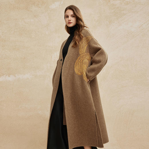 PH960斯尔丽24新款设计感欧味十足大廓形异形袖子羊毛大衣 商品图2