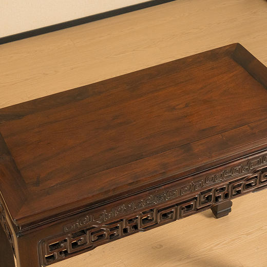 二十世纪 红木透雕拐子纹半桌 商品图3