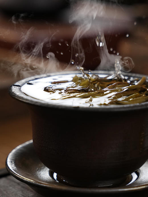 新品上新重磅力作【霸王青饼】2024年布朗山古树春茶，专为老茶油制作，重口味产品 极具辨识度！357g/饼 拍5发6拍20发25 商品图9