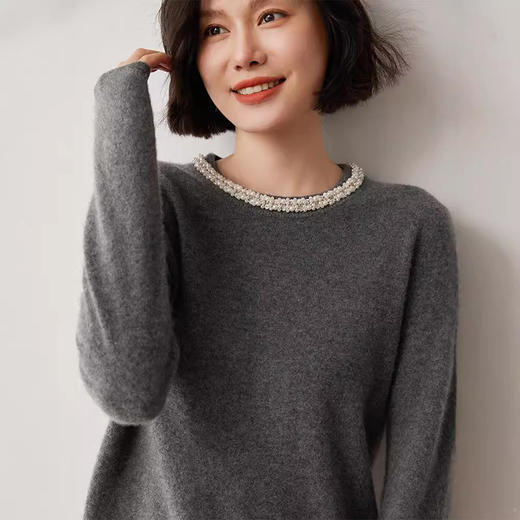 【自】全新升级【铂金会员330/天猫439/差价109】(13720) 洛诗琳重工镶钻圆领羊绒女秋冬新款简约百搭羊毛针织衫上衣 商品图2