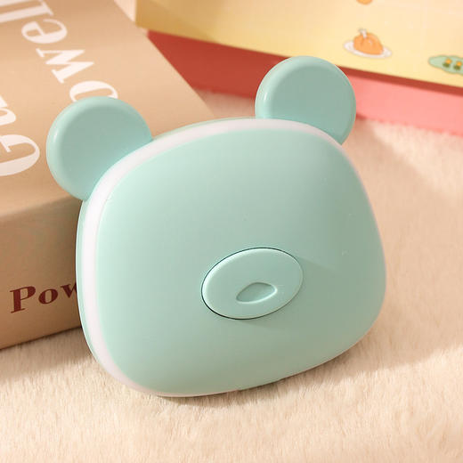 【萌宠在手，心安如镜】萌趣可爱“小仙女”暖手宝，一个化妆镜，一个暖手宝。补光明亮，加热保暖。三款造型可选，小巧便携，随时随地，温暖你的冬日！ 商品图4