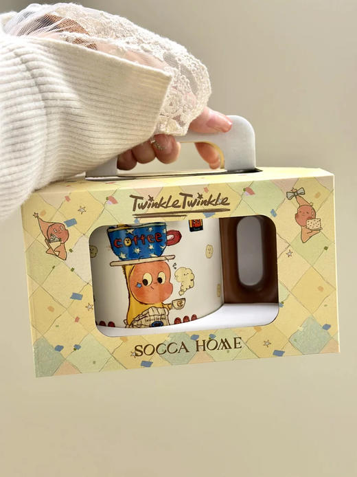 【送礼首选】礼盒包装现货，速抢，超萌原创插画星星人系列陶瓷马克杯550ml超大容量，15款大家族集齐了，原创设计正版授权❗可代写贺卡下单备注~ 附赠星星人插画贴纸，治愈可爱 商品图4