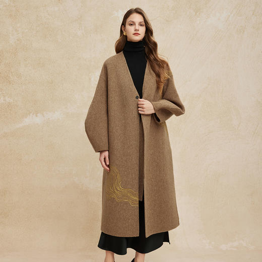 PH960斯尔丽24新款设计感欧味十足大廓形异形袖子羊毛大衣 商品图0