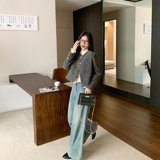 <曾小咸推荐>新品现货秒杀！卖完下架不再补 ！圆领短款小香风外套 日常259.99/件 立减120 秒杀139.99/件！！米杏色打底立减90 秒杀79.99！蕾丝打底秒杀59.99！！ 商品图2