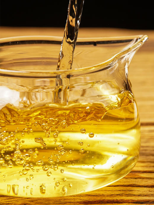 新品上新重磅力作【霸王青饼】2024年布朗山古树春茶，专为老茶油制作，重口味产品 极具辨识度！357g/饼 拍5发6拍20发25 商品图8