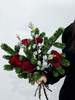 【圣诞颂歌】诺贝松5小支（侧枝）+红玫瑰5支+尤加利果2小支 商品缩略图1