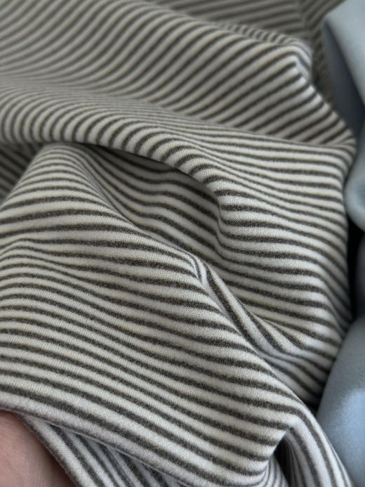 儿童高品质羊绒打底衫礼盒（b锁 商品图4