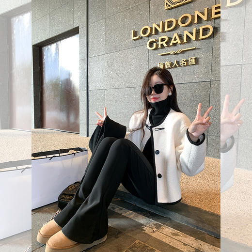 <曾小咸推荐>【现货！2件再减5元，3件减12元】短款米白色小香风外套 日常289.99/件 立减150 秒杀139.99/件！！ 商品图1