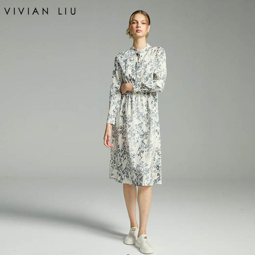 VIVIAN LIU TD2444106初秋女装新款圆领水墨叶影系带长袖连衣裙 商品图0