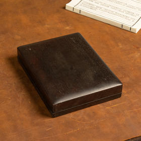 清 “瞿鸿機”铭云纹老坑平板端砚（红木砚盒）