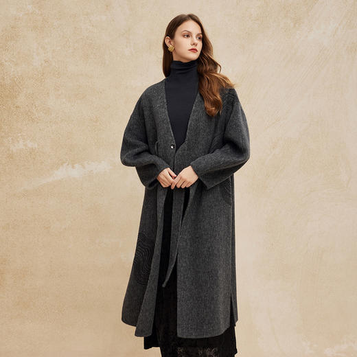 PH960斯尔丽24新款设计感欧味十足大廓形异形袖子羊毛大衣 商品图6