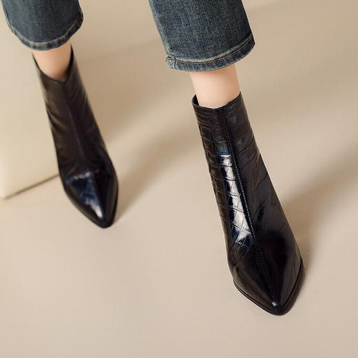 【预售5天】时尚米白色高跟短靴，尖头水钻跟马丁靴百搭拉链女靴PLGZ&B1923-6 商品图3