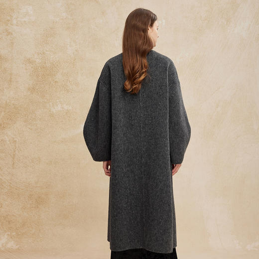 PH960斯尔丽24新款设计感欧味十足大廓形异形袖子羊毛大衣 商品图5