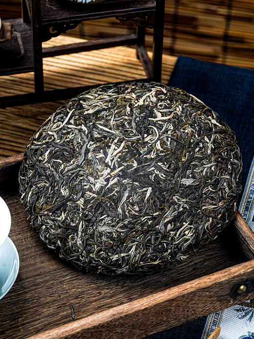 新品上新重磅力作【霸王青饼】2024年布朗山古树春茶，专为老茶油制作，重口味产品 极具辨识度！357g/饼 拍5发6拍20发25 商品图3